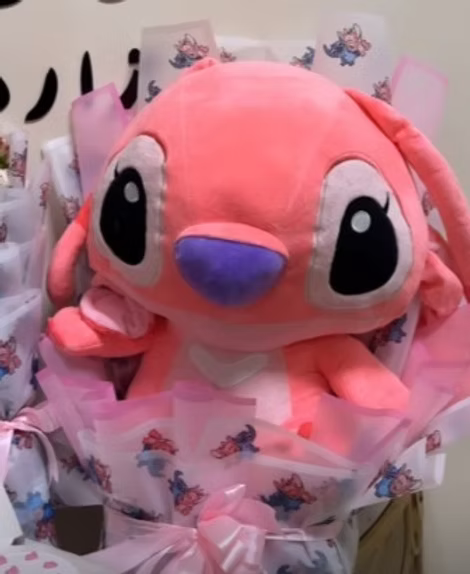 باقة استيتشيو الوردية